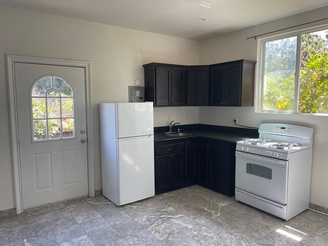 1047 26th St, Unit 1