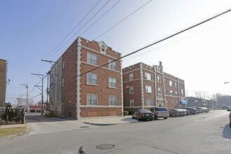 5853-5859 S Troy St in Chicago, IL - Foto de edificio - Building Photo