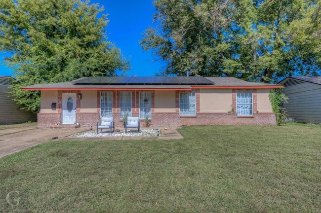 property at 3415 Horseshoe Trail
