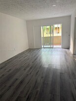 6070 W 18th Ave in Hialeah, FL - Building Photo