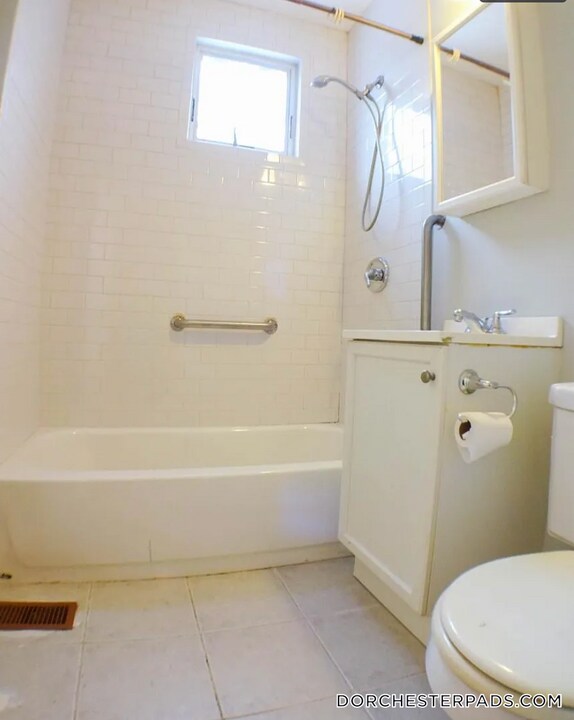 18 Dorset St in Boston, MA - Building Photo