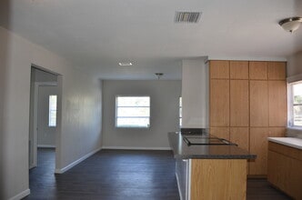 132 McKean St, Unit Unit A in Auburndale, FL - Building Photo - Building Photo