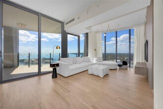 2831 S Bayshore Dr in Miami, FL - Building Photo - Building Photo