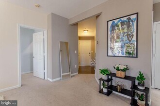 5932 Founders Hill Dr in Alexandria, VA - Building Photo - Building Photo