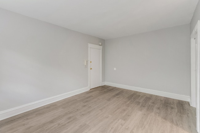 144 W Allens Ln in Philadelphia, PA - Building Photo - Building Photo