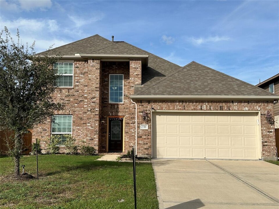 2311 Langley Dr in Rosharon, TX - Foto de edificio