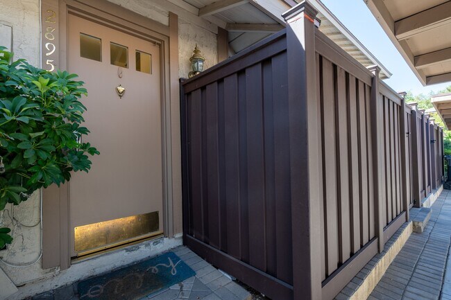 28955 Oak Creek Ln in Agoura Hills, CA - Building Photo - Building Photo