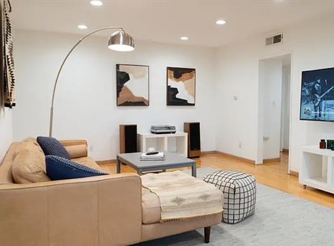 6342 Morse Ave in Los Angeles, CA - Building Photo - Building Photo