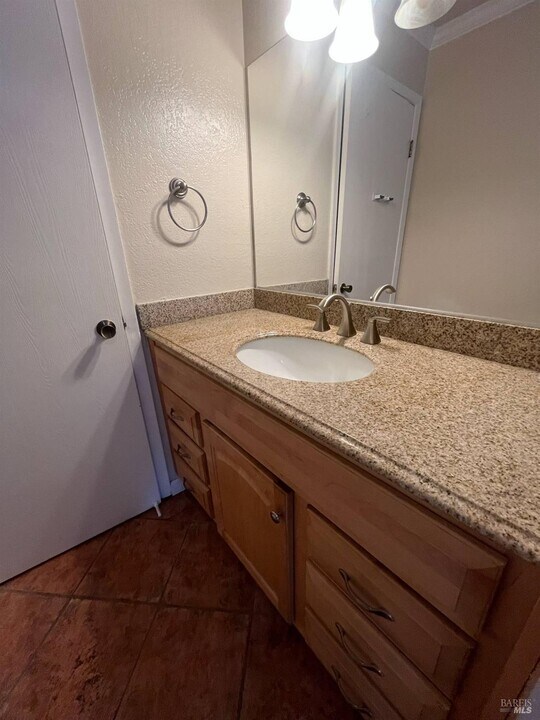 2791 McBride Ln in Santa Rosa, CA - Building Photo