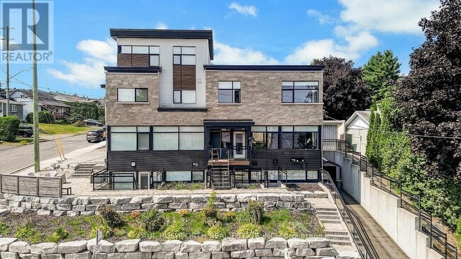property at 7039 Notre-Dame St