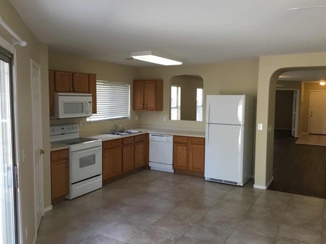 10530 W Carlota Ln in Peoria, AZ - Foto de edificio - Building Photo