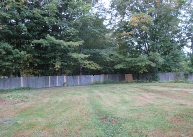 36 Village St, Unit 2 in Lisbon, ME - Building Photo - Building Photo