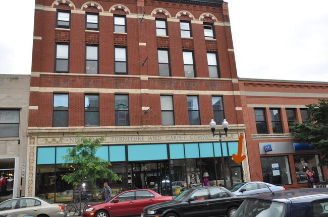 property at 1459 N Milwaukee Ave