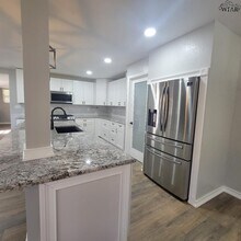 4444 Phillips Dr in Wichita Falls, TX - Foto de edificio - Building Photo