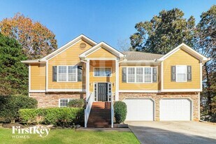 5940 Seven Oaks Dr in Powder Springs, GA - Building Photo