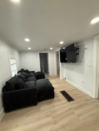 34 Seminary Ave in Binghamton, NY - Foto de edificio - Building Photo