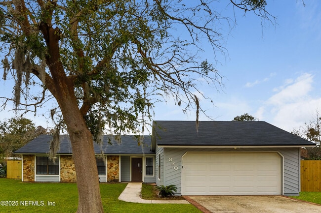 820 Hardwood St