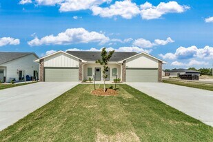 155 Gowen St in Goddard, KS - Building Photo