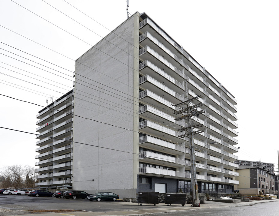 Rideau Park Towers in Ottawa, ON - Building Photo