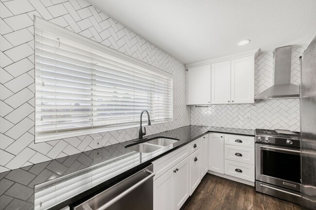 4585 Martin Dr in Boulder, CO - Foto de edificio - Building Photo