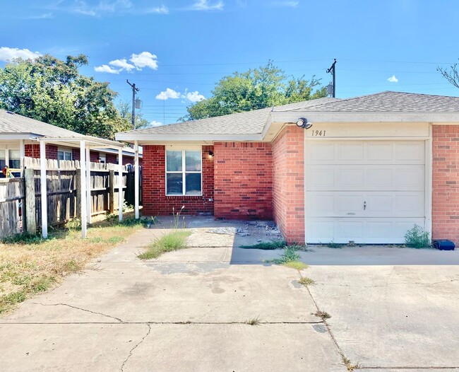 1941 S Loop 289 in Lubbock, TX - Building Photo - Building Photo