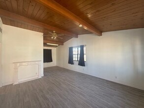 38628 Sumac Ave in Palmdale, CA - Foto de edificio - Building Photo