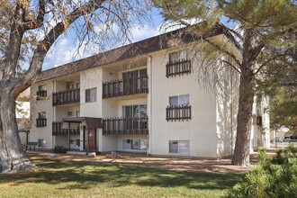 Oxford Pines in Pueblo, CO - Building Photo - Primary Photo