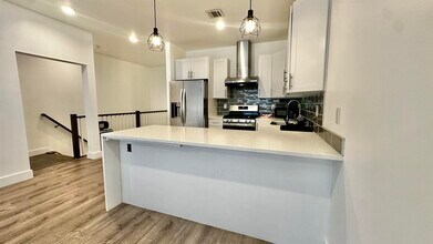 20 Fisk St in Jersey City, NJ - Building Photo - Building Photo