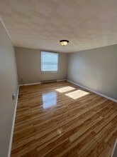 607 Spring St, Unit 2 Bed Moosic 2nd Floor in Moosic, PA - Building Photo - Building Photo