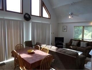 52 Webster Ave in Narragansett, RI - Building Photo - Building Photo