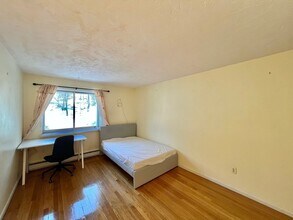 20 Hamilton Rd in Arlington, MA - Building Photo - Building Photo