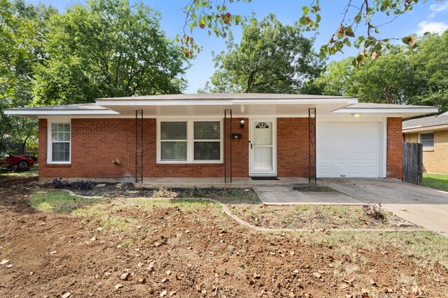 6418 Onyx Dr N in Fort Worth, TX - Foto de edificio - Building Photo