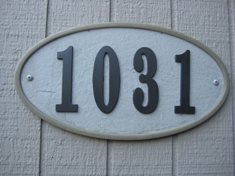 1031 Chadwick Cir in Bay Point, CA - Building Photo