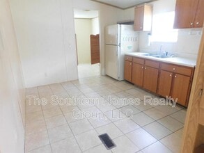 180 Texas Ave in Etowah, TN - Building Photo - Building Photo