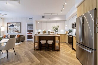 11280 Channing Way in Royal Palm Beach, FL - Foto de edificio - Building Photo