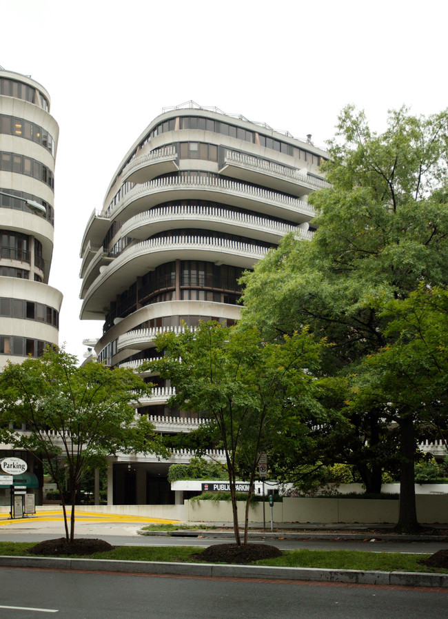 Watergate South in Washington, DC - Building Photo - Building Photo