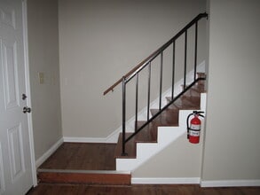 545 12th Ave NE, Unit #K in Hickory, NC - Building Photo - Building Photo