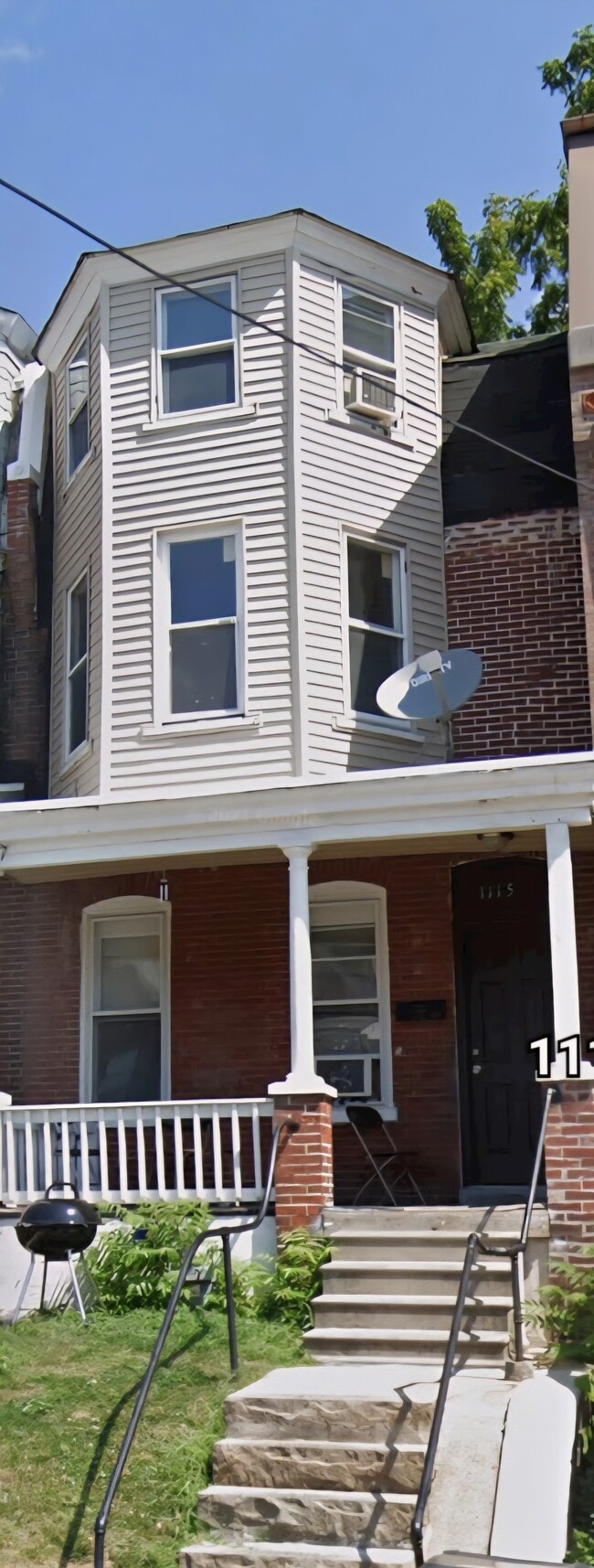 property at 1115 W 6th St