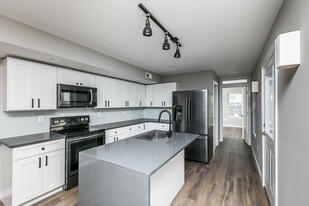 2302 E Baltimore St, Unit 2 in Baltimore, MD - Building Photo