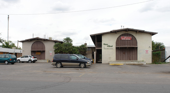 Casa Clark in El Paso, TX - Foto de edificio - Building Photo