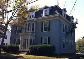 72 Linden St in Reading, MA - Foto de edificio