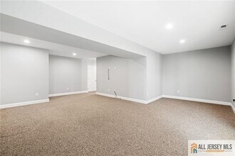 89 Isabelle Ct in Evesham, NJ - Building Photo - Building Photo