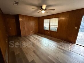 819 W Matthews Ave in Jonesboro, AR - Foto de edificio - Building Photo