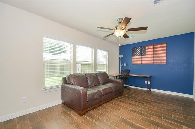 property at 10014 Spring Shadows Park Cir