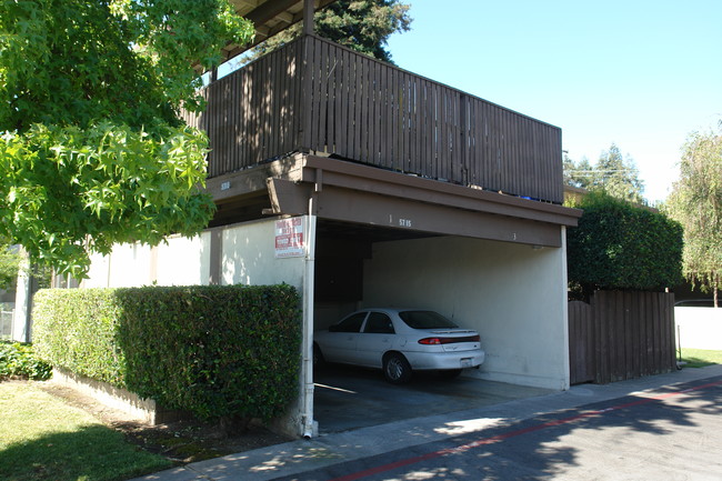 5715 Almaden Expy in San Jose, CA - Foto de edificio - Building Photo