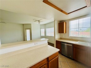 833 Aspen Peak Loop in Henderson, NV - Foto de edificio - Building Photo