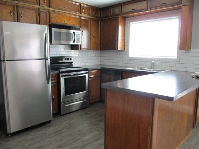 406 N Carrier Pkwy in Grand Prairie, TX - Building Photo - Building Photo