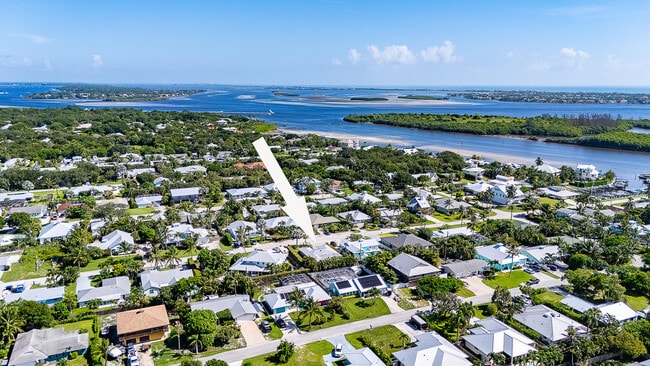 property at 5512 SE Nassau Terrace