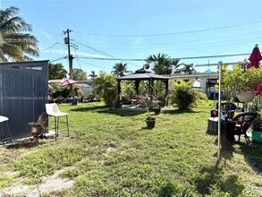 920 NW 84th St in Miami, FL - Foto de edificio - Building Photo