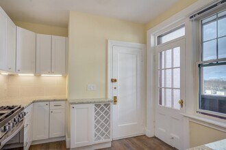 321 Tappan St in Brookline, MA - Building Photo - Building Photo